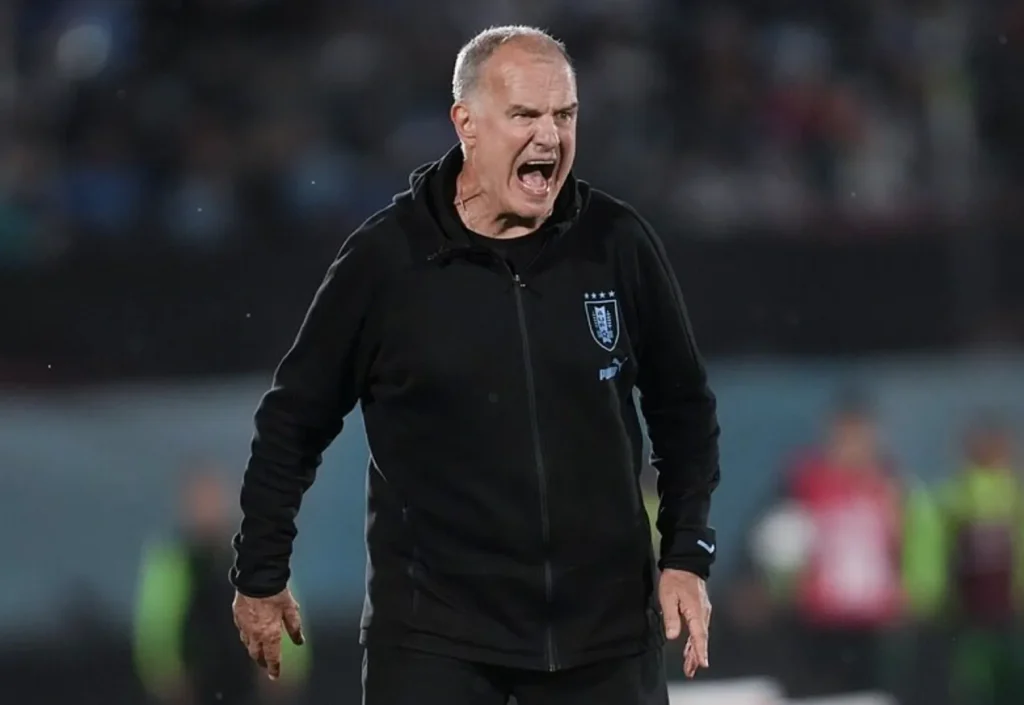 OK9: Uruguay Hòa Đáng Tiếc - HLV Bielsa Chỉ Rõ Nguyên Nhân, Chờ Đợi Tại Lượt Cuối 1 OK9: Uruguay Hòa Đáng Tiếc - HLV Bielsa Chỉ Rõ Nguyên Nhân, Chờ Đợi Tại Lượt Cuối